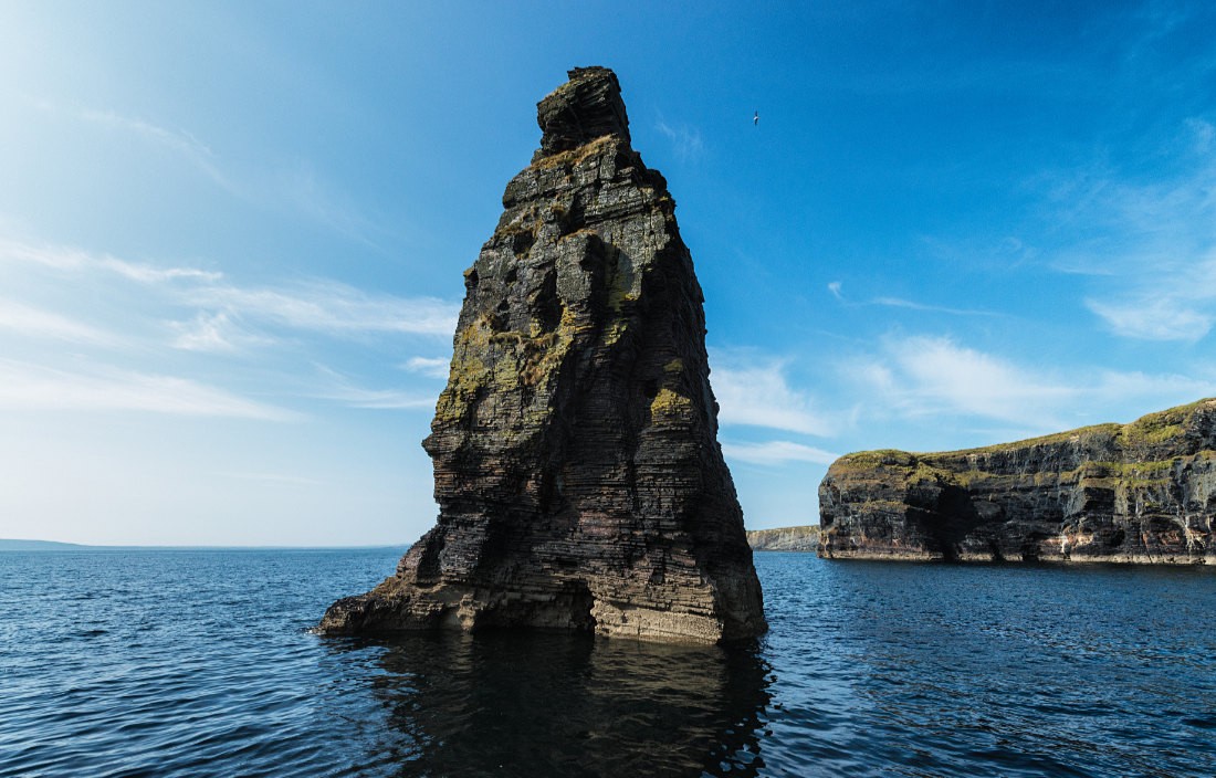 Felsnadel bei den Bromore Cliffs in Co. Kerry, Irland