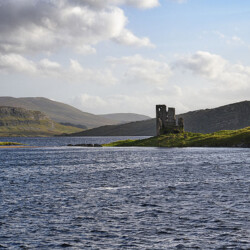 Ardvreck Castle in Loch Assynt, Sutherland, Scotland Ardvreck Castle