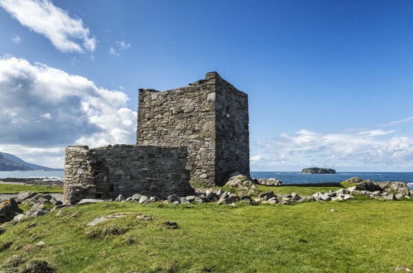 Carrickabraghy Castle