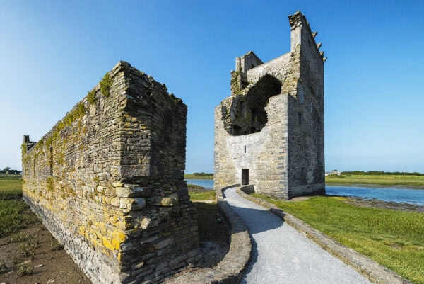 Carrigafoyle Castle