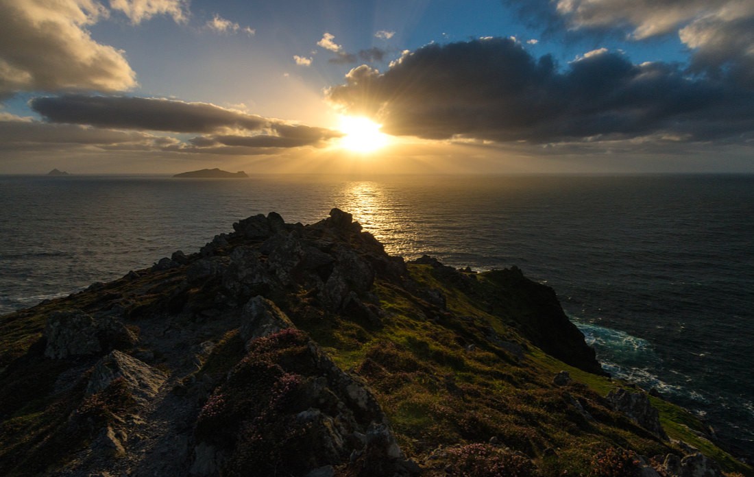 Sonnenuntergang am Clogher Head auf der Dingle Halbinsel, Co. Kerry, Irland