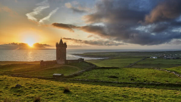 Doonagore Castle