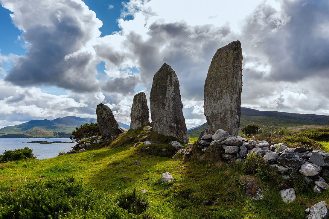 Eightercua Stone Row am Ring Of Kerry, Co. Kerry, Irland