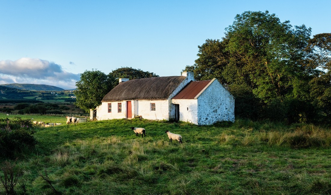 Traditional Irish Cottage On The Inishowen Peninsula Stefan Schnebelt