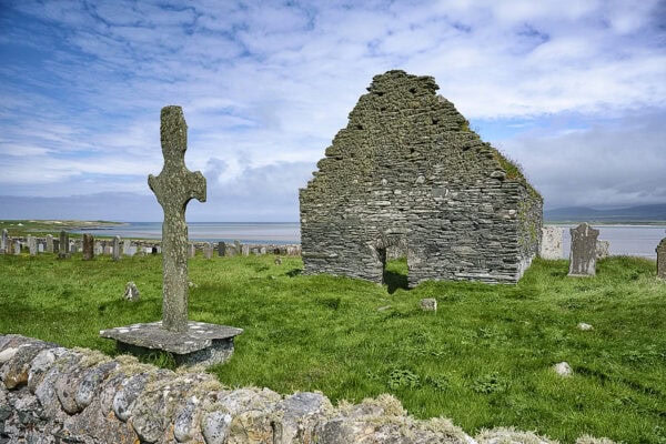 Kilnave Chapel and Cross