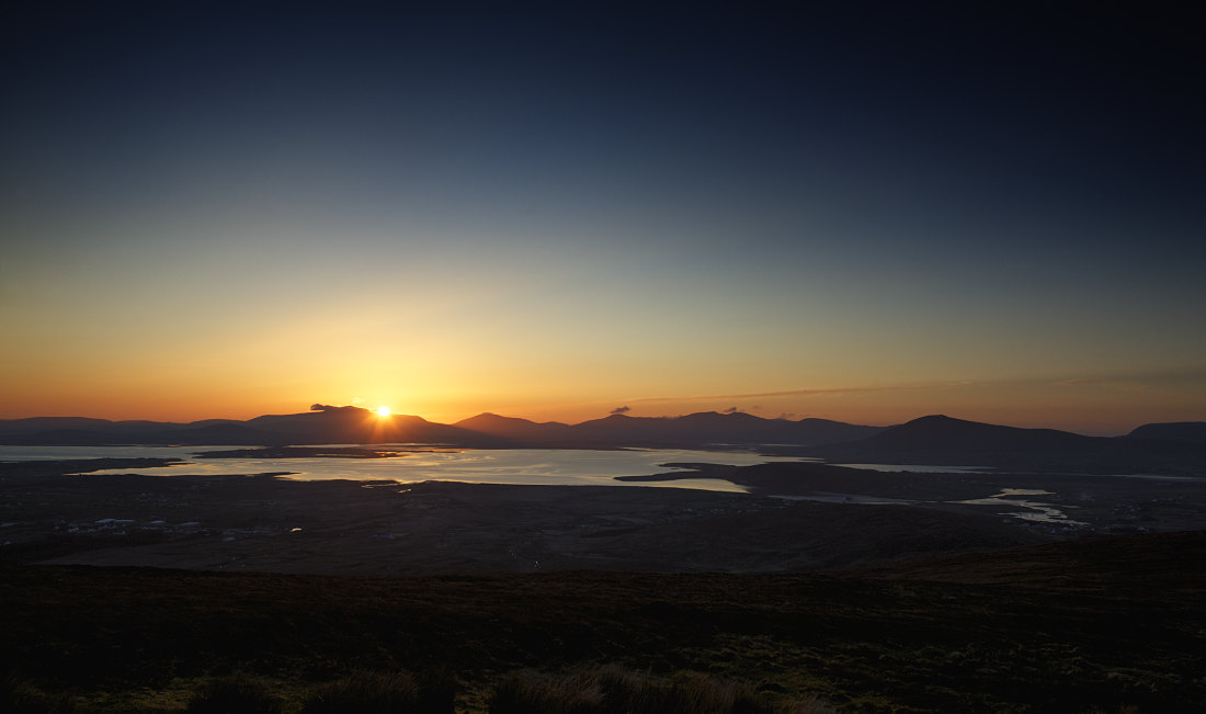 Sonnenaufgang auf Minaun Heights, Co. Mayo, Irland